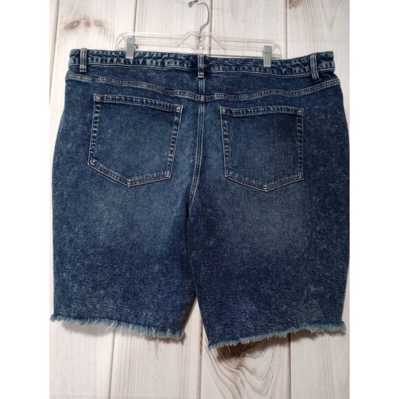 Lane Bryant Shorts Ladies 22 Bermuda‎ Mid Rise Magic Waist - Picture 2 of 5